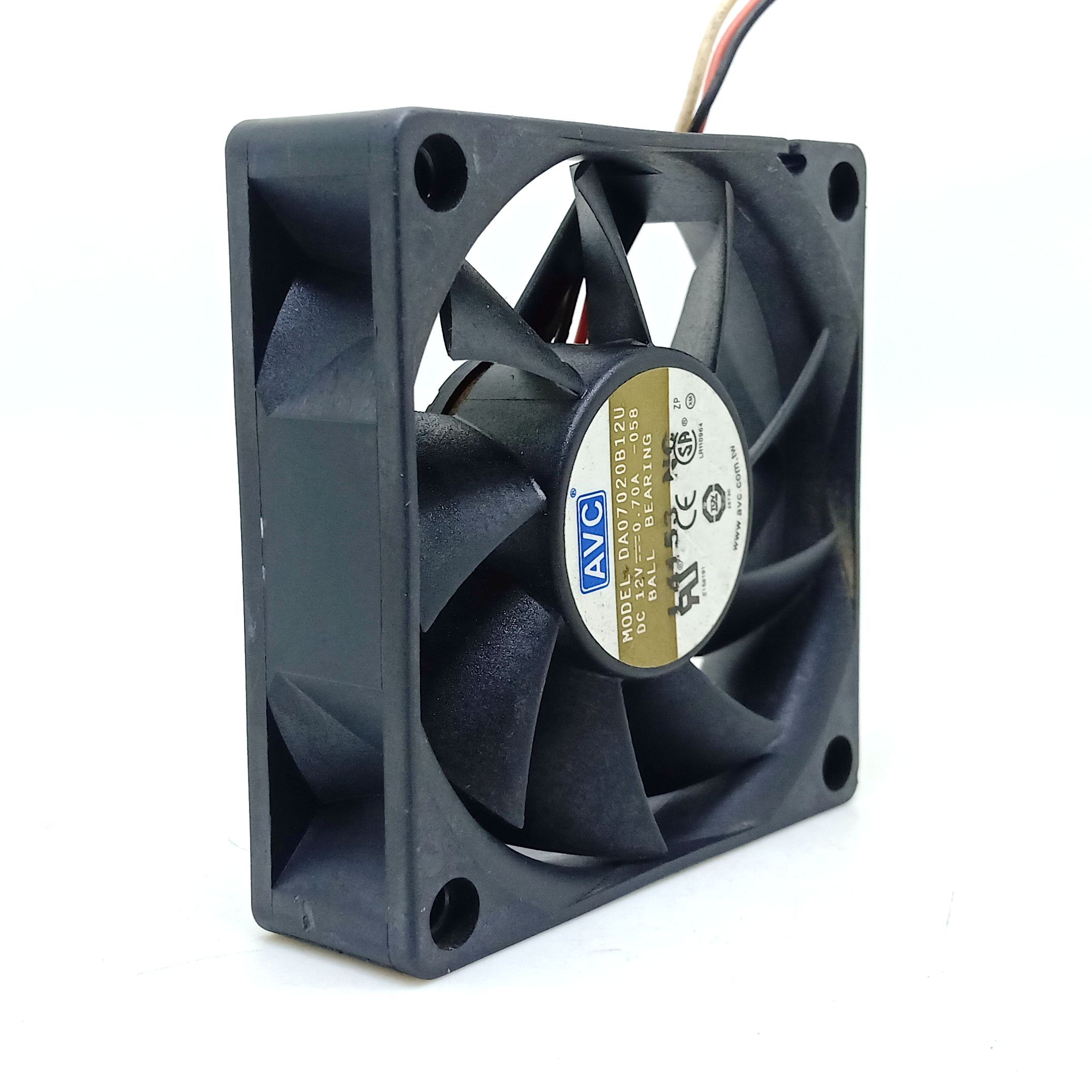 Original AVC DA07020B12U Cooling Fan 12V 0.7A 8.4W 3wires DA07020B12U Fans